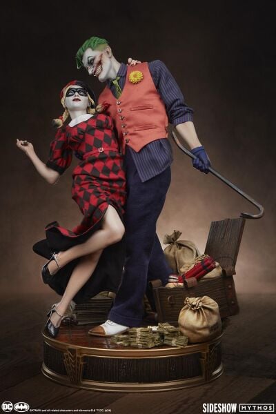 The Joker and Harley Quinn 'Lawless Love' Diorama DC Comics / Sideshow Mythos Series