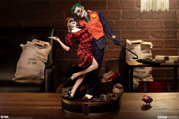 The Joker and Harley Quinn 'Lawless Love' Diorama DC Comics / Sideshow Mythos Series
