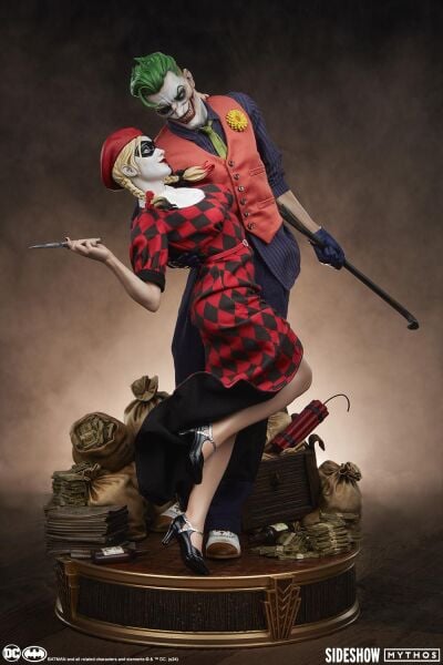 The Joker and Harley Quinn 'Lawless Love' Diorama DC Comics / Sideshow Mythos Series