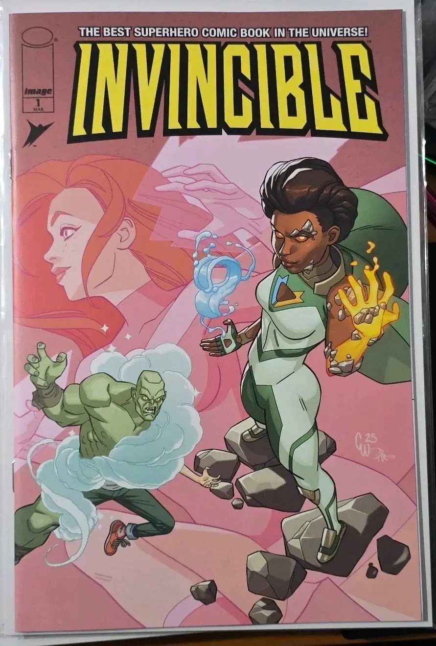INVINCIBLE #1 LUNAR EXCLUSIVE VS VARIANT