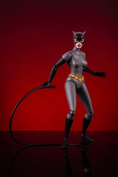 Batman: The Animated Series - Catwoman 1/6 Scale Figure - Regular Edition / PRE-ORDER
