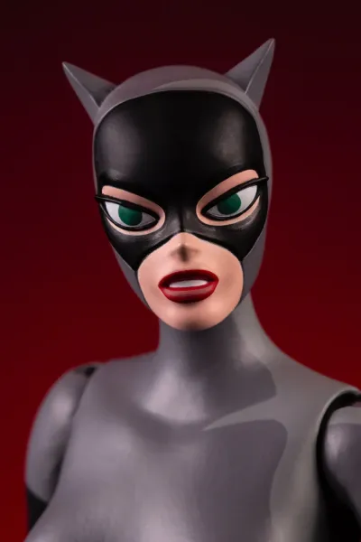 Batman: The Animated Series - Catwoman 1/6 Scale Figure - Regular Edition / PRE-ORDER