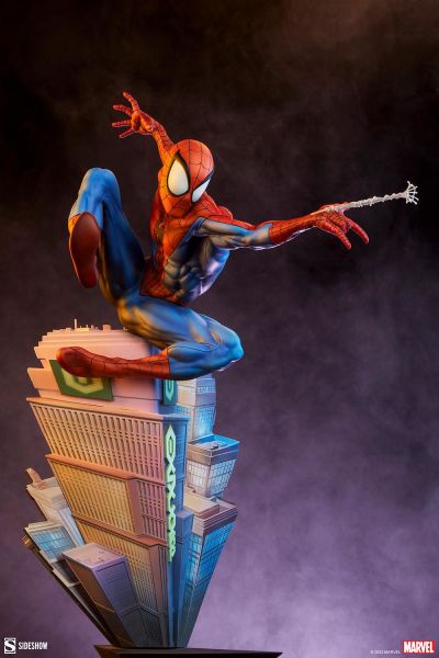 Spider-Man Classic Premium Format Figure