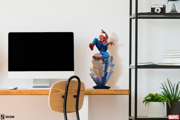 Spider-Man Classic Premium Format Figure