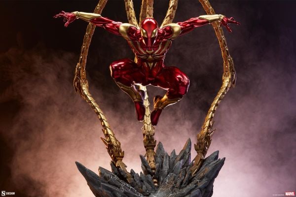 Iron Spider Premium Format Figure