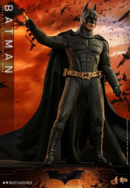 Batman Begins Sixth Scale Exclusive Figure DC Comics / Batman Begins Movie Masterpiece Series MMS 595 - Hot Toys