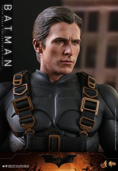 Batman Begins Sixth Scale Exclusive Figure DC Comics / Batman Begins Movie Masterpiece Series MMS 595 - Hot Toys