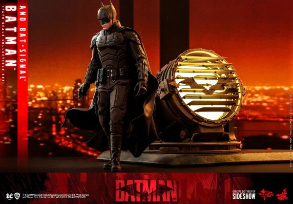 Batman and Bat-Signal Sixth Scale Figure Collectible Set - PRE ORDER