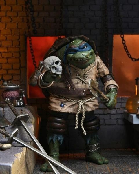 Universal Monsters x TMNT: Ultimate Leonardo as The Hunchback Aksiyon Figürü