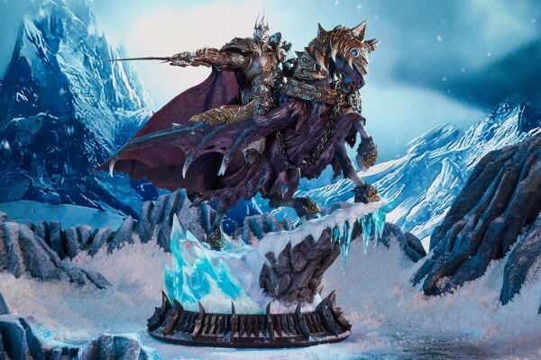 THE LICH KING & INVICINIBLE STATUE SIDESHOW COLLECTIBLES