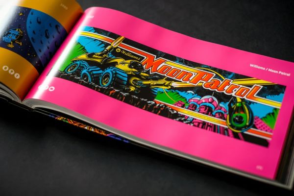 ARTCADE - The Book of Classic Arcade Game Art (Extended Edition) - GLOW IN THE DARK COVER